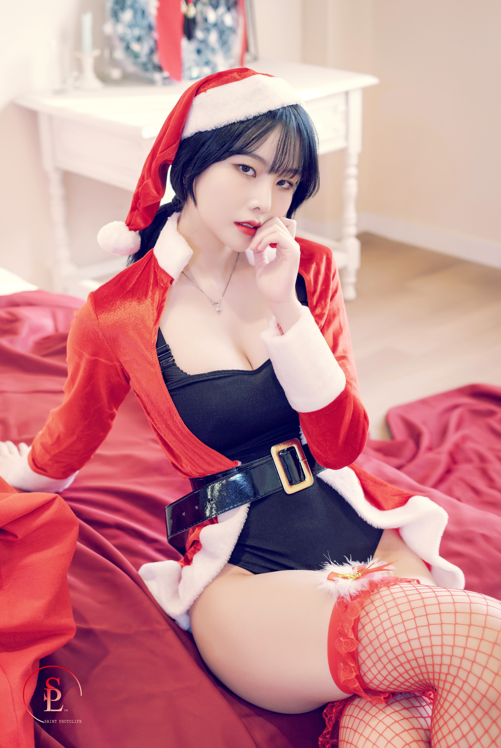 Yuna (윤아) - NO.049 SAINT Photolife – Yuna - Vol.24 Merry Yunas Xmas[64P1V]-XikXak